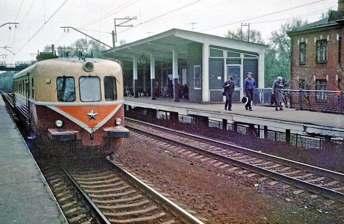 Железнодорожная станция Фарфоровская